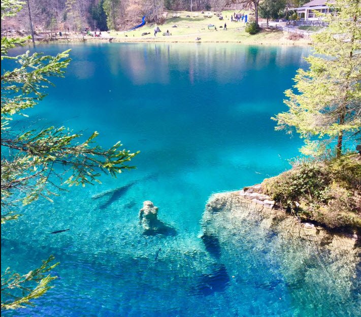 Blausee (Blue Lake), Kandergrund, Bernese Oberland, Switzerland